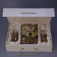 Набор "Свадебный" (стопки "Дама" и "Кавалер" с книгой афоризмов "Совет да любовь")